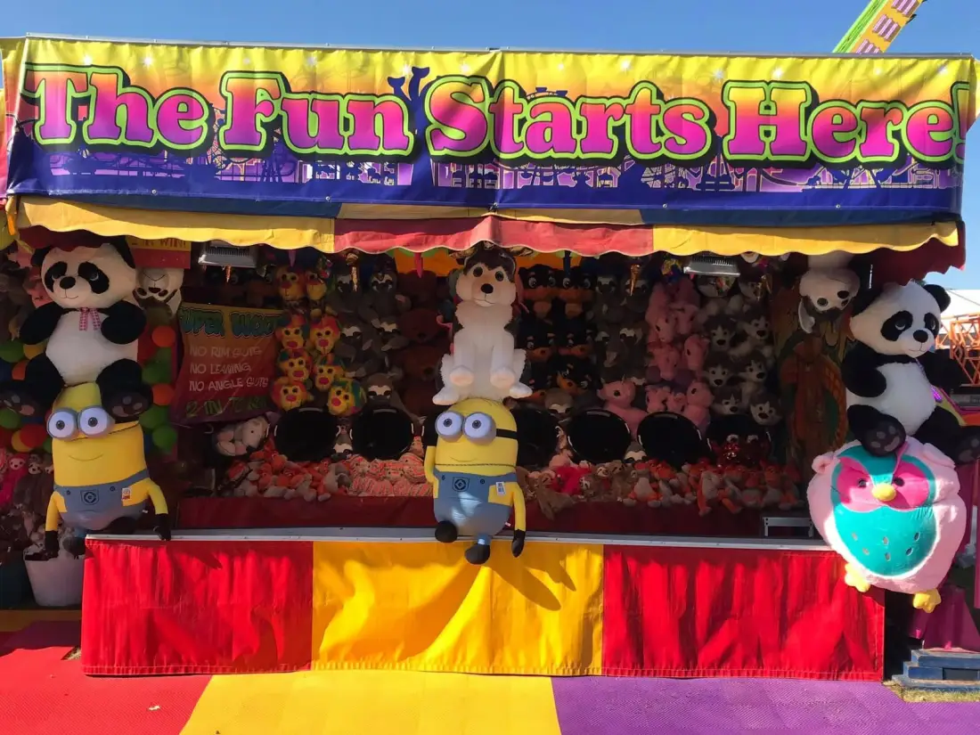 Lucky Buckets carnival game