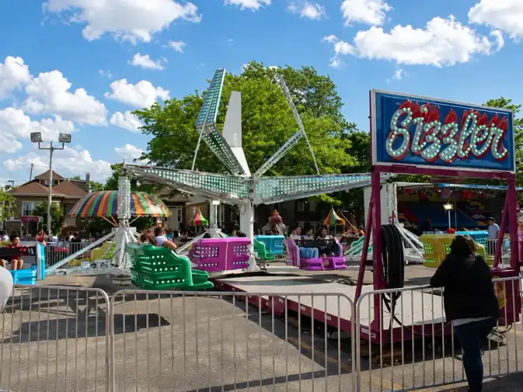 Amusement ride — photograph 07 of 32, Mobile Amusements, South Australia
