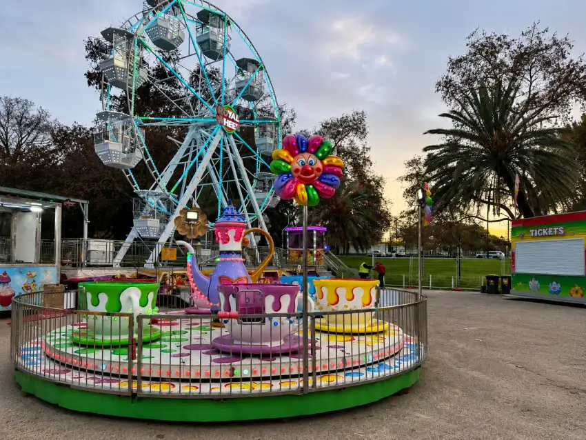 Amusement ride — photograph 20 of 32, Mobile Amusements, South Australia